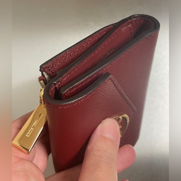 Michael Kors wallet - Picture 6 of 12